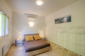 2 Schlafzimmer, Reisekinderbett, kostenloses WLAN
