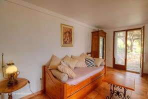 Living area - Vrbo Property (CATERI)