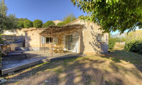 Outdoor dining - Vrbo Property (PORTO VECCHIO)
