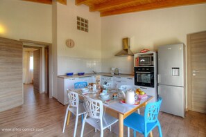 Private kitchen - Villa Marie - FIGARI (FIGARI)