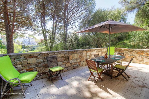 Outdoor dining - Vrbo Property (PATRIMONIO)