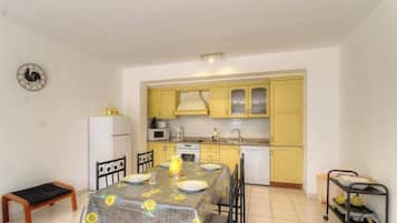 Fridge, microwave, dishwasher, toaster