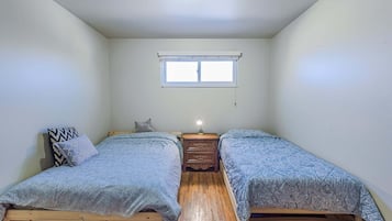 Free WiFi, bed sheets