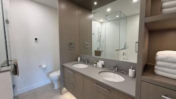 Towels, soap, shampoo, toilet paper