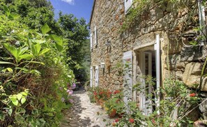 Exterior detail - Casa L'orto - VALLE DI MEZZANA (VALLE DI MEZZANA)
