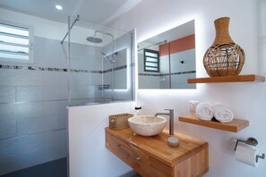 Bathroom - Private pool villa - Grand-Bourg - Near beach (Grand-Bourg)
