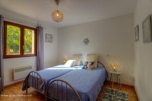 Room - L'Aragnasca - PERI PLAIN (PLAINE DE PERI)