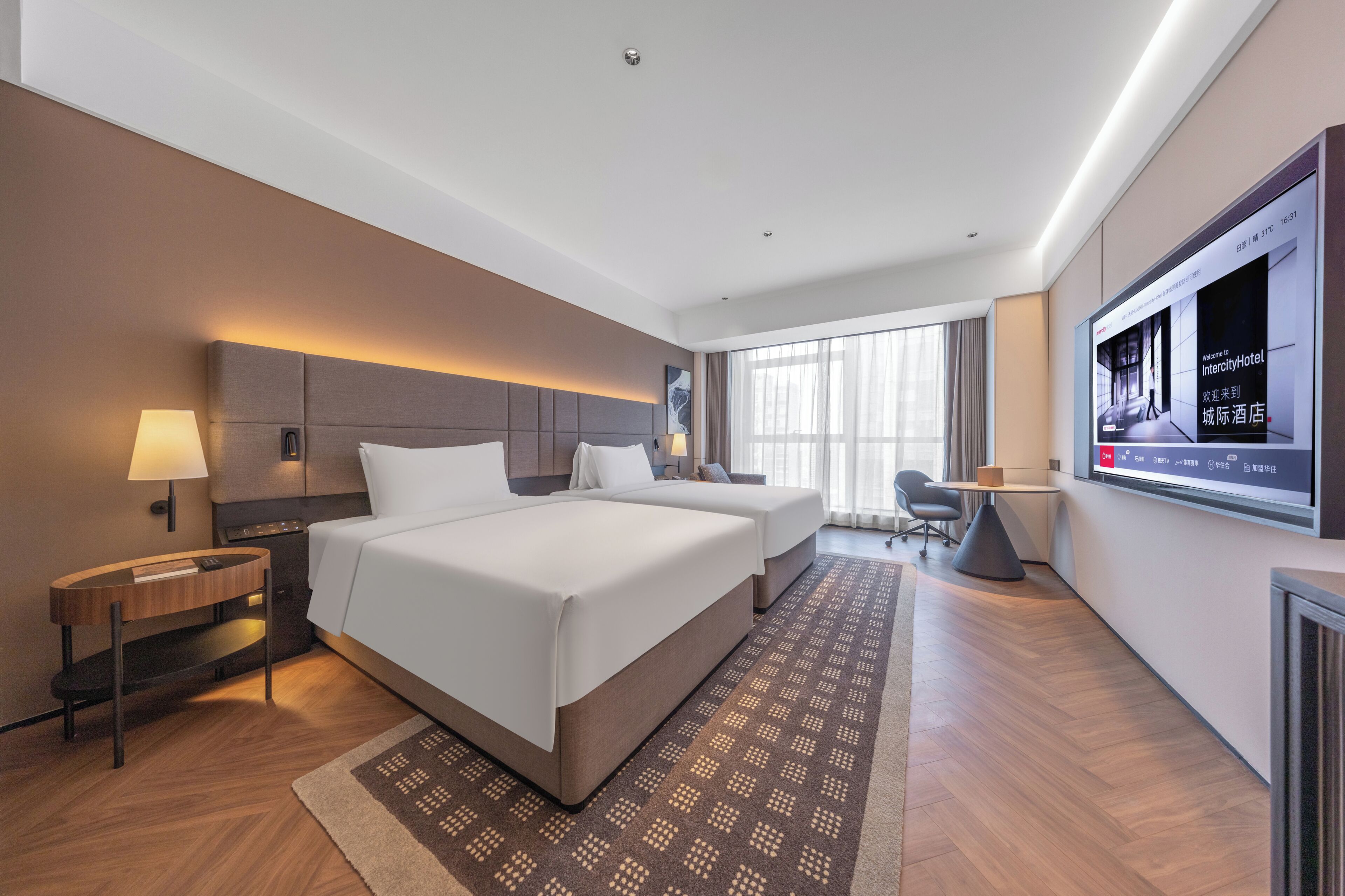 Chambre Double ou avec lits jumeaux, non-fumeurs, vue ville | Espace de travail pour ordinateur portable, rideaux occultants