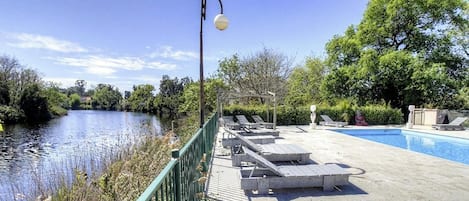 Beheizter Pool