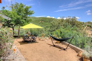 Outdoor dining - Vrbo Property (SERRA DI FERRO)