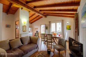 Living area - Vrbo Property (CASALABRIVA)