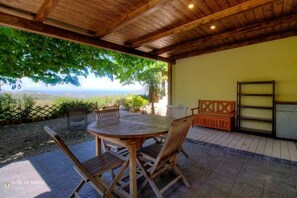 Outdoor dining - Tilleul 3 - COSTA - Gîte (COSTA)