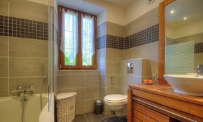 Bathroom - Vrbo Property (ORTALE)
