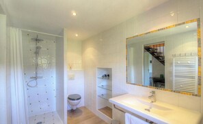 Bathroom - Vrbo Property (SARTENE)