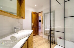 Bathroom - Vrbo Property (MURACCIOLE)