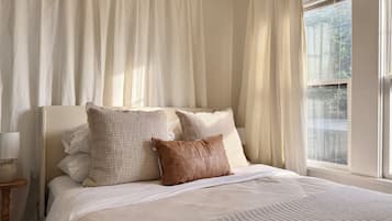 WiFi, bed sheets