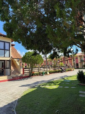 Property grounds - Jerusalem 1 ap 47 (Porto Seguro)