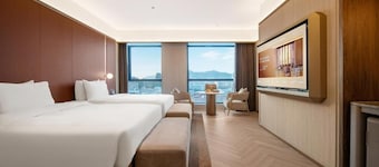 Crystal Hotel Weihai Happiness Gate