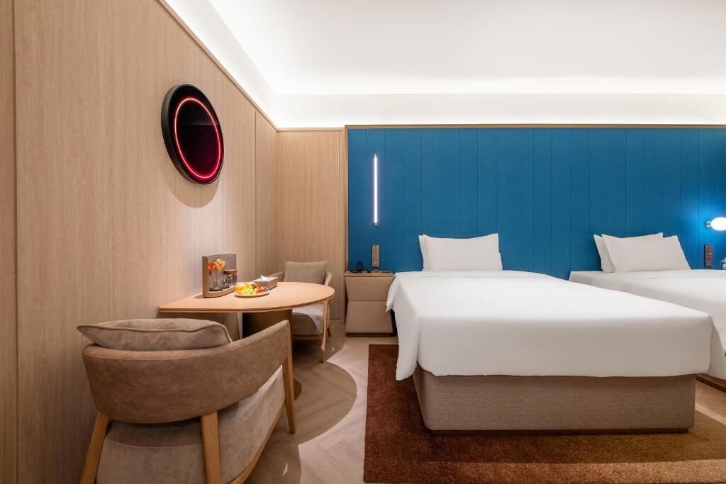 Free minibar, laptop workspace, free WiFi, bed sheets
