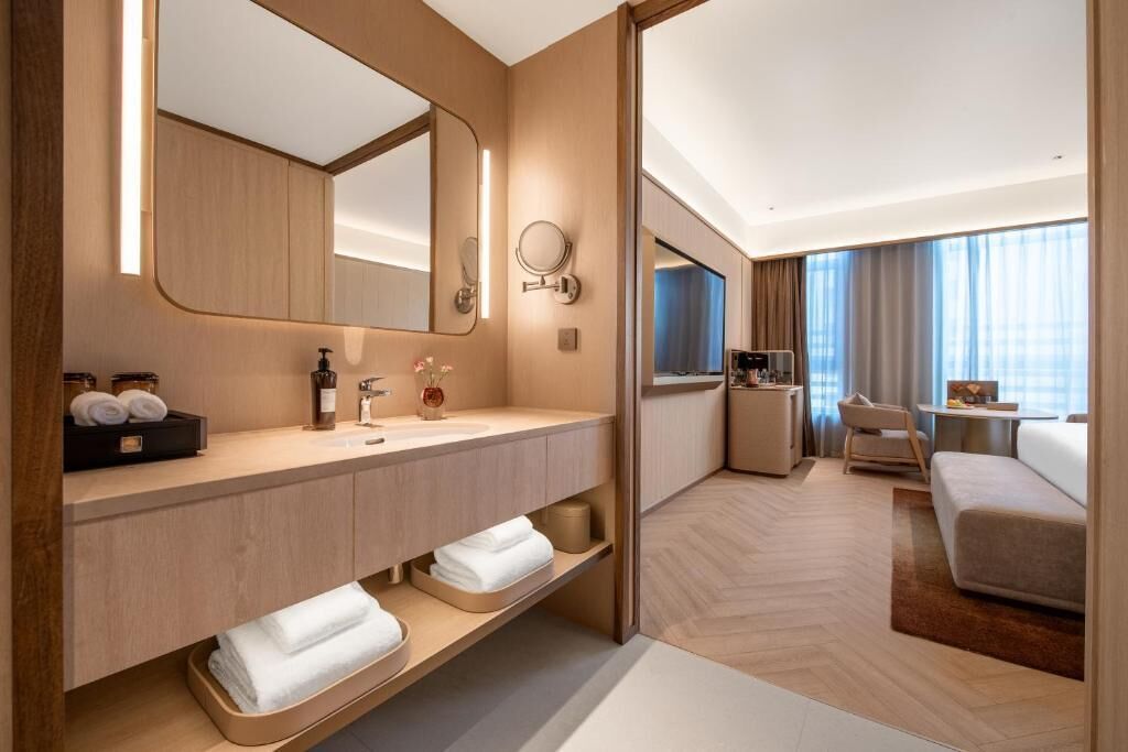 Doppia Business, vista città | Postazione laptop, Wi-Fi gratuito
