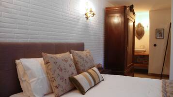 1 bedroom, internet, bed sheets