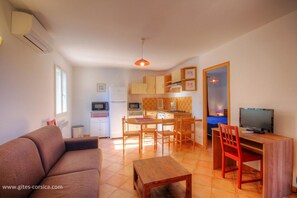Living area - Vrbo Property (VENTISERI)