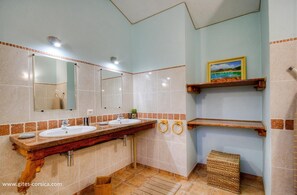 Bathroom - Vrbo Property (PORTO VECCHIO)