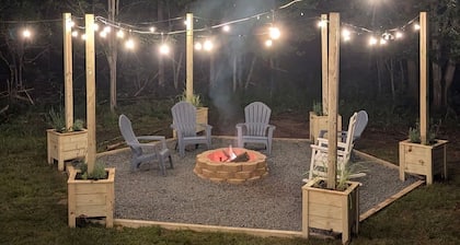 Poconos Group Getaway: Hot Tub, Firepit& Pet Friendly
