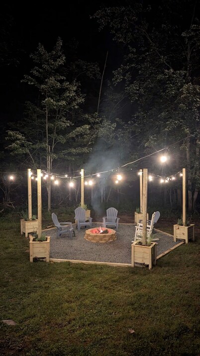 Poconos Group Getaway: Hot Tub, Firepit& Pet Friendly
