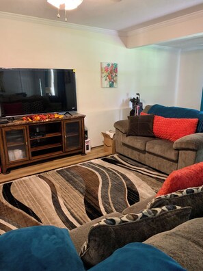 Living area - “CYPRESS HAVEN”
Entire Blountstown Home (Blountstown)