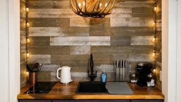 Fridge, microwave, stovetop, coffee/tea maker
