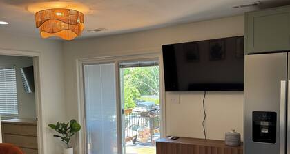 Newly renovated 3 bedroom 2 full bathroom secluded cabin.
