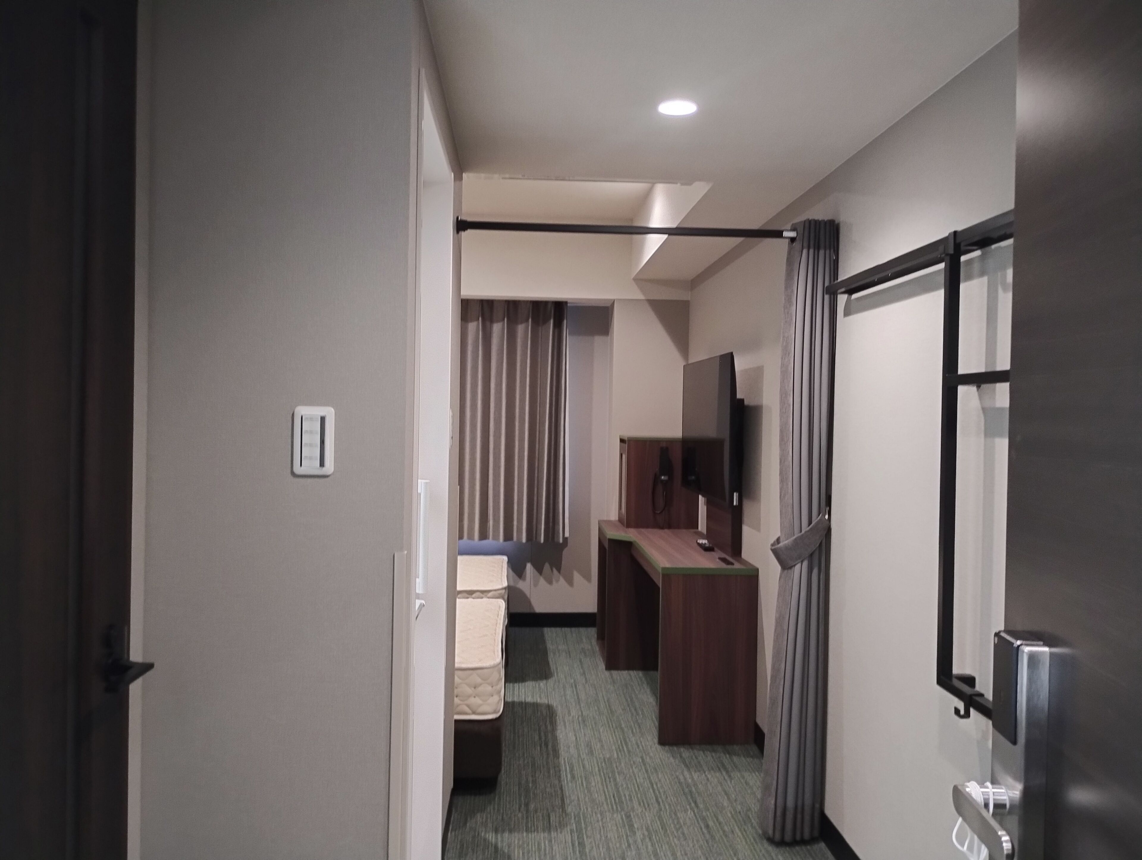 Olive Modern Twin Room | In-room safe, WiFi (free), bed sheets