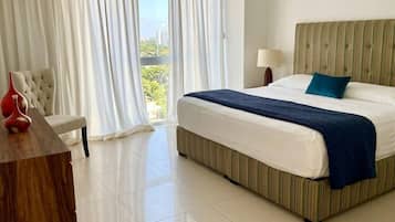 Comfort Apartment | Premium bedding, in-room safe, individually decorated