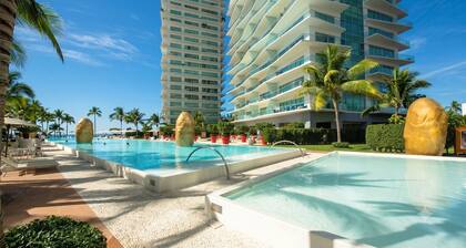 ICON Oceanview Retreat by Monyxbnb