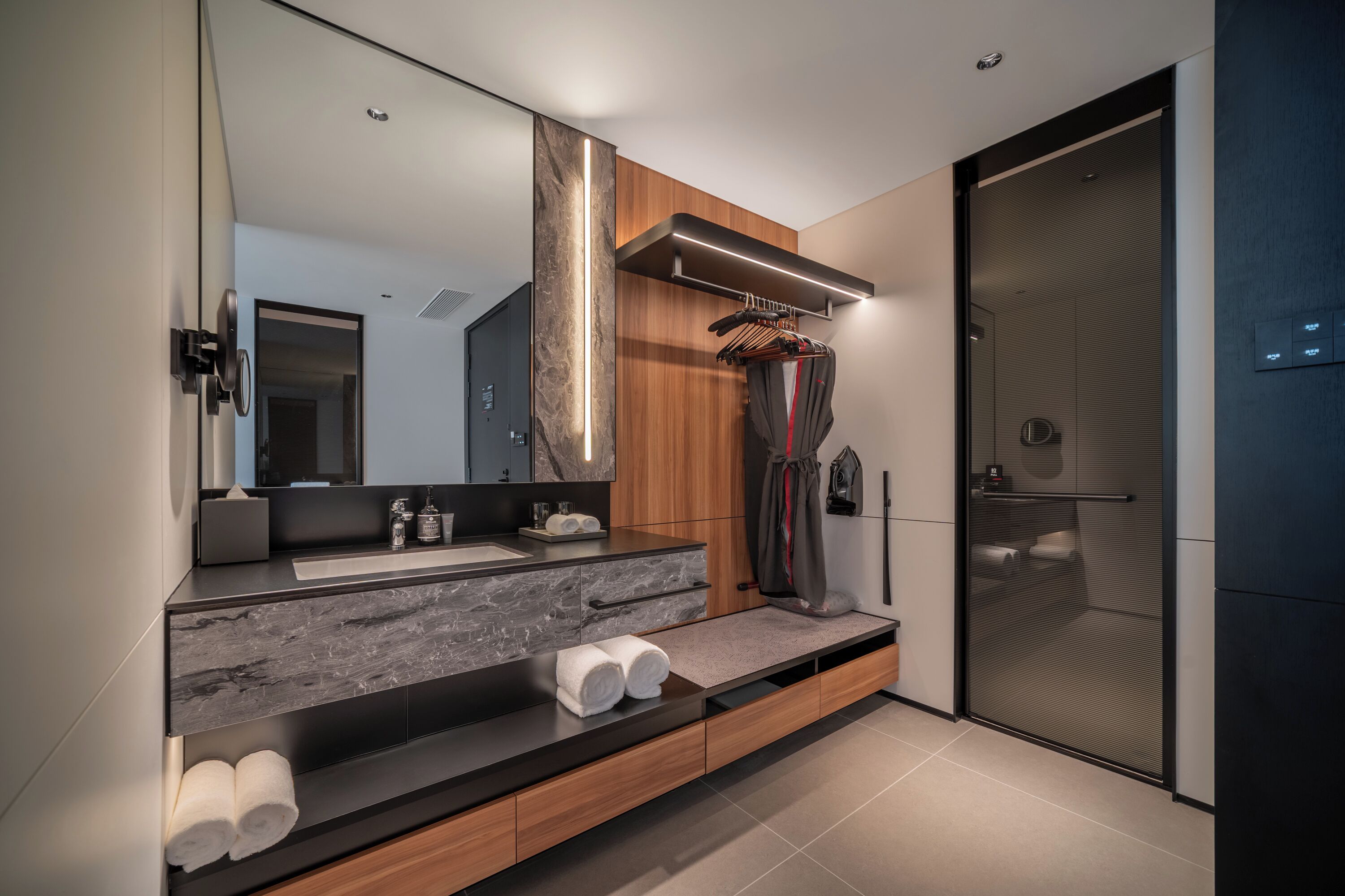Kamar Single Basic | Kamar mandi | Shower, pengering rambut, handuk, dan sampo