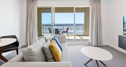 Belle Escapes - Azure Ocean Retreat