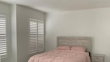 4 bedrooms, free WiFi, bed sheets