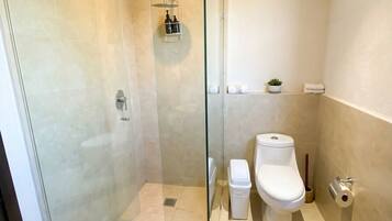 Departamento | Baño | Amenidades de baño gratuitas, jabón, shampoo, papel de baño