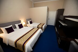 Deluxe Triple Room, Balcony - Moonlight Boutique Hotel (Baku)