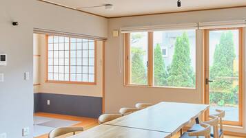 Deluxe House, Non Smoking (Include projector) | In-room dining