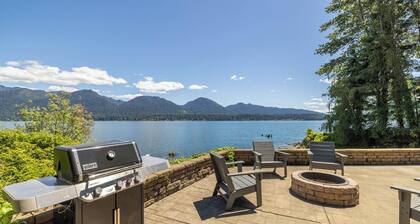 Waterfront Spacious Custom Lakefront Home - Lake Quinault, Olympic National Park