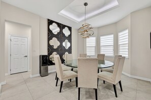 Dining - Spacious, Comfortable Texas Stay for Extended Business & Family Visits. (Pharr)