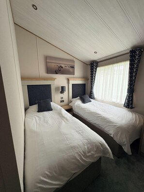 Room - Luxury Harrogate Lodge South Facing Decking (Holsworthy)