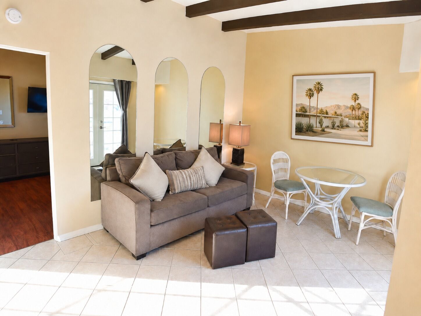 Superior Suite, 1 Bedroom, Kitchen, Pool View | Living area