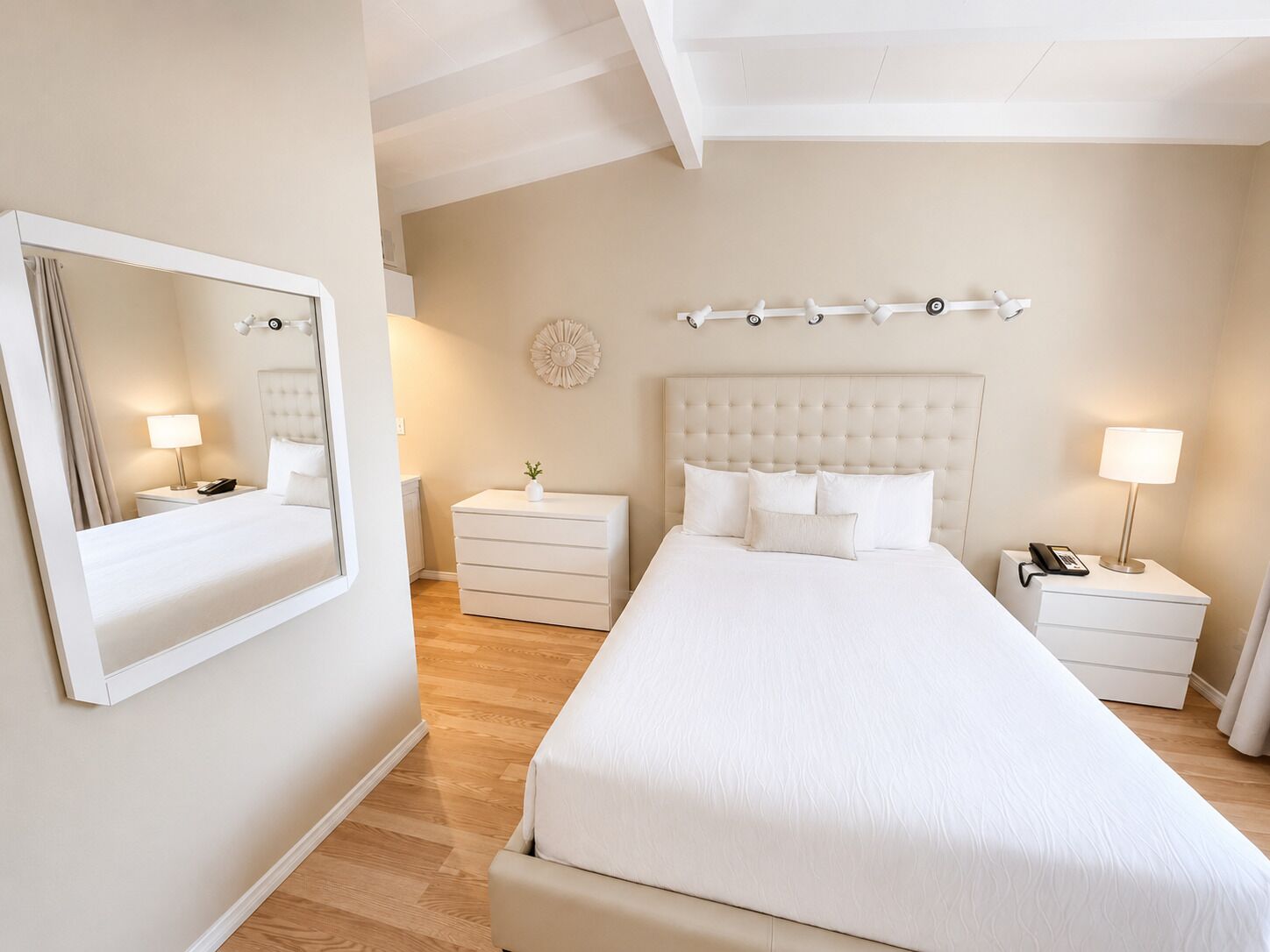 Suite estàndard, 1 dormitori, cuina | Cortines opaques, planxa i posts de planxar i wifi gratuïta 