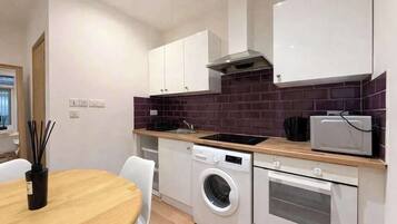 Fridge, microwave, stovetop, toaster