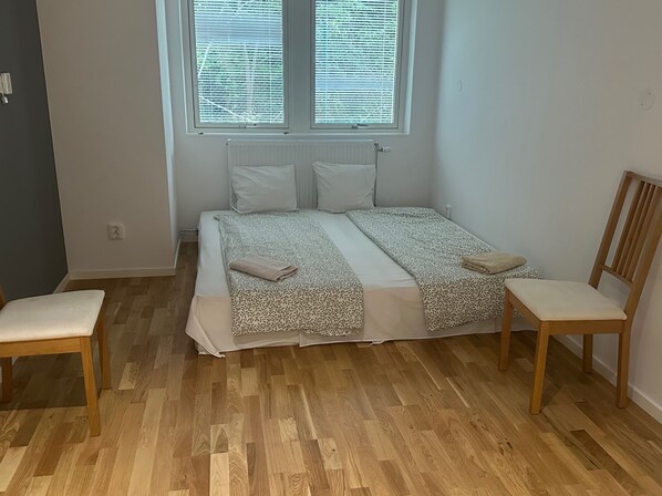 Room - Cozy Studio with 3 beds in Sollentuna, Stockholm (Sollentuns)
