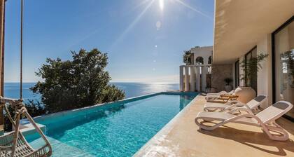 Mediterran Infinity Villa Pool Seaview