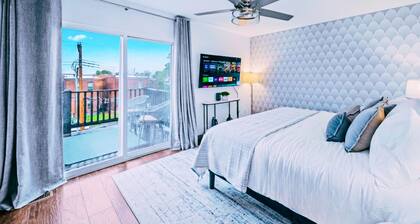 Hot Tub + Games | 3 Kings | Near SLU/Downtown - Fenced yard, gated parking for 5
